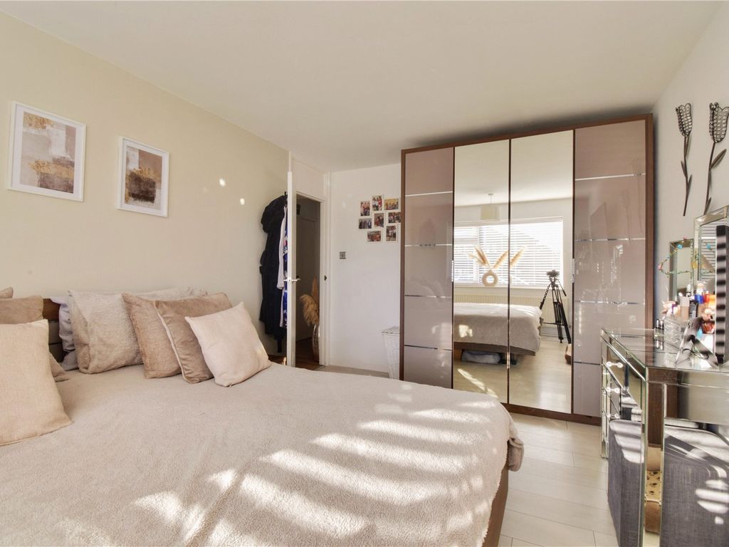 2 bed maisonette for sale in Black Boy Wood, Bricket Wood, St. Albans, Hertfordshire AL2, £325,000