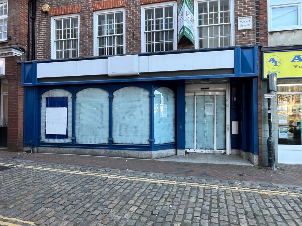 Retail premises to let in Ground Floor Retail, 1-3 Market Street, Aylesbury HP20, £34,000 pa