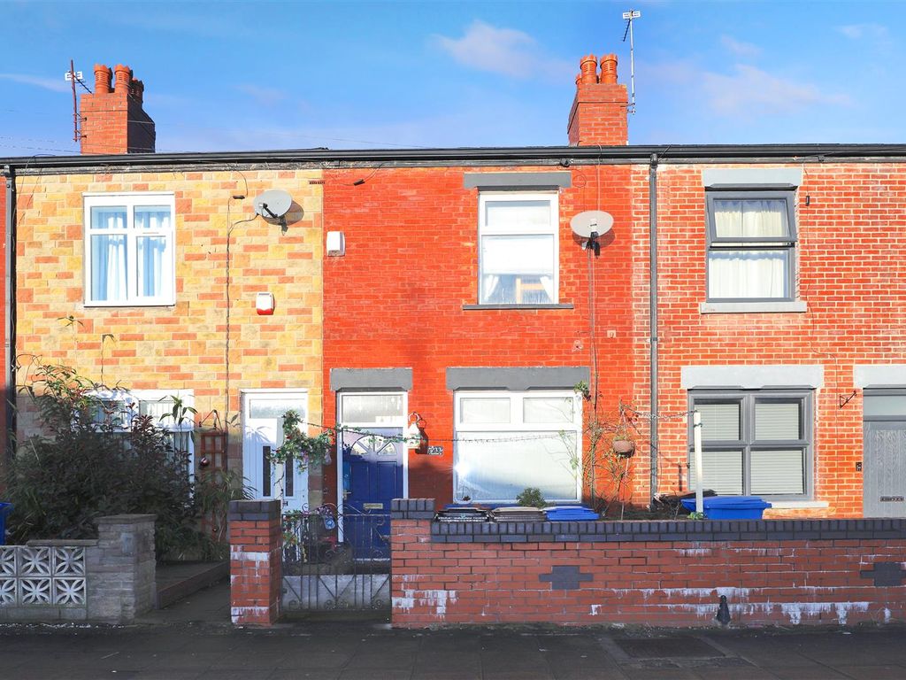 2 bed terraced house for sale in Charlotte Street, Stockport SK1, £160,000