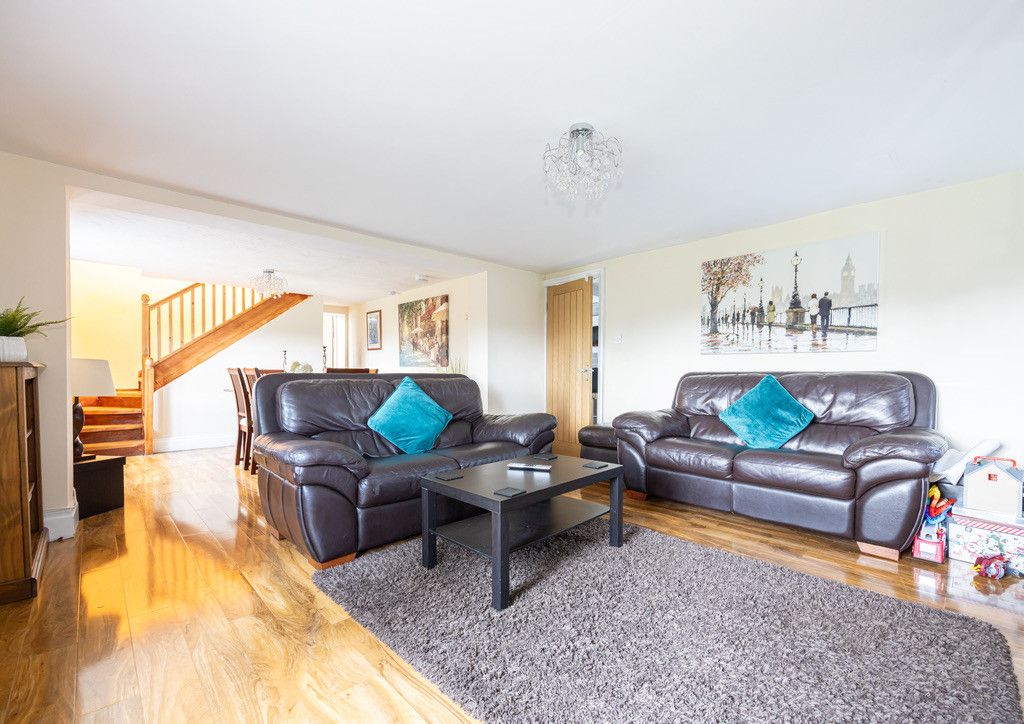 5 bed property for sale in Moss Lane, Skelmersdale WN8, £725,000