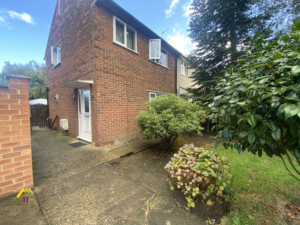 3 bed end terrace house for sale in Fenland Road, Thorne, Doncaster DN8, £95,000