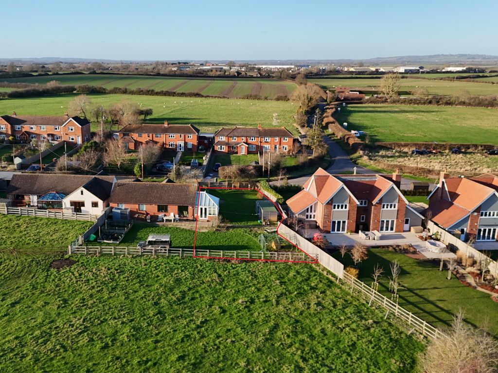 Land for sale in Moreton, Oxfordshire, Moreton, Oxfordshire, Oxfordshire OX9, £375,000