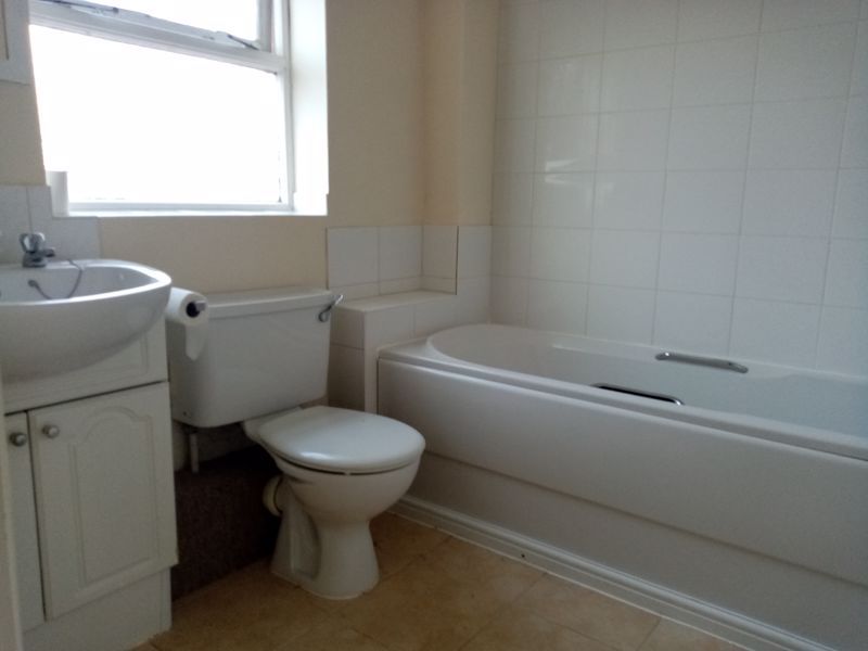 2 bed end terrace house to rent in Rowan Place, Locking Castle, Weston-Super-Mare BS24, £975 pcm