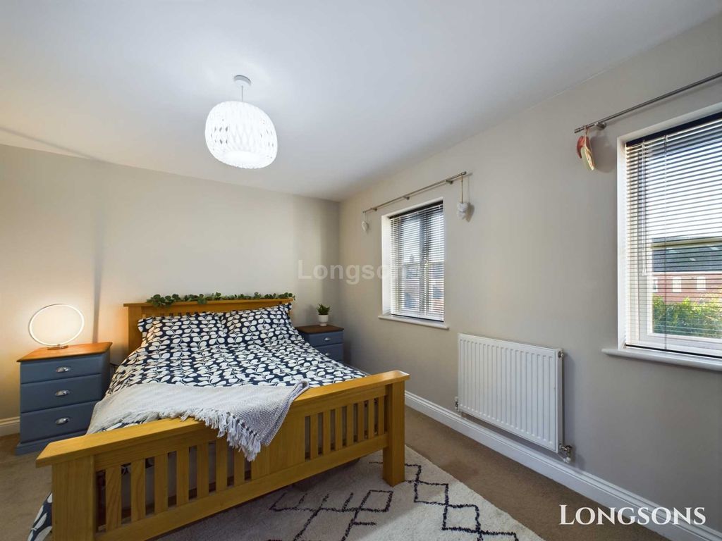 4 bed town house for sale in Langridge Circle, Watlington PE33, £280,000
