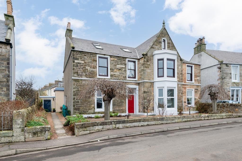 4 bed flat for sale in St. Ayles Crescent, Anstruther KY10, £250,000