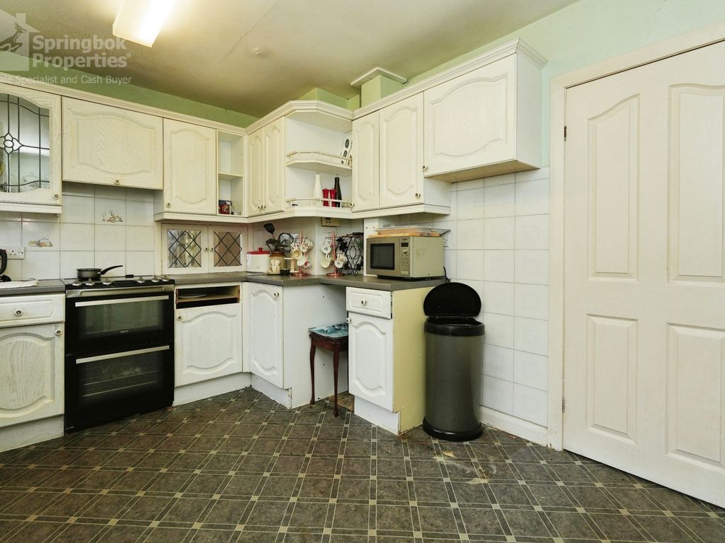 3 bed detached house for sale in Tudor Close, Mold, Clwyd CH7, £270,000