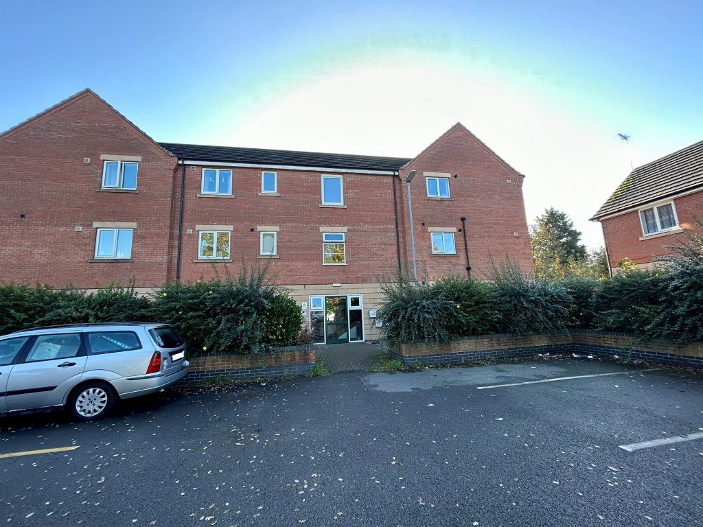 2 bed flat for sale in The Hedgerows, Sleaford NG34, £95,995