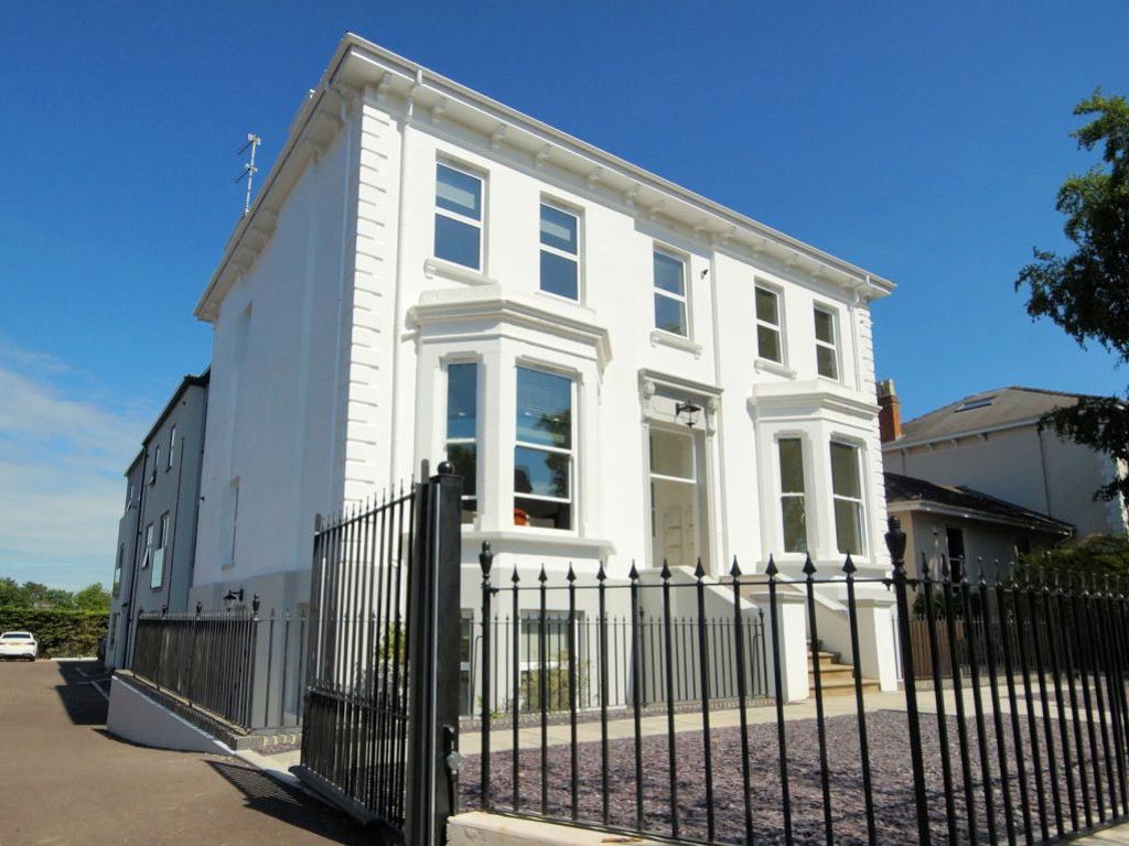 2 bed flat to rent in Christchurch Terrace, Malvern Road, Cheltenham GL50, £1,350 pcm