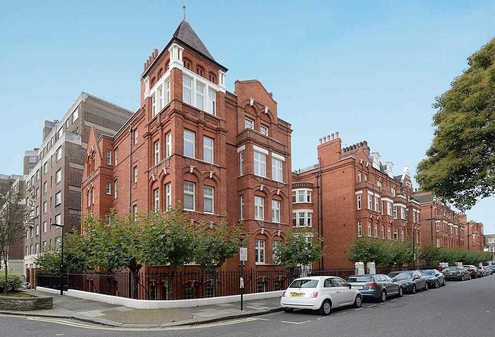 2 bed flat to rent in Hamlet Gardens, London W6, £3,679 pcm