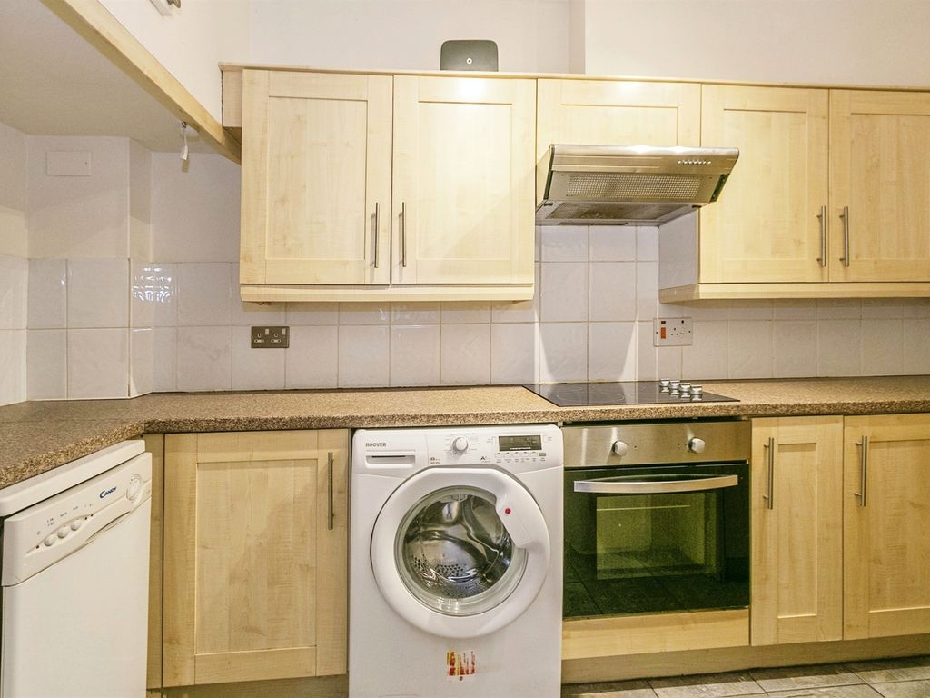 1 bed flat for sale in Derby Road, Bournemouth BH1, £130,000