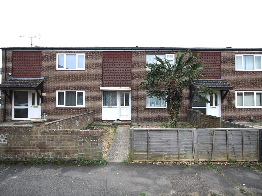 2 bed terraced house to rent in Fowler Road, Aylesbury HP19, £1,300 pcm