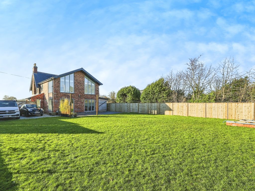 4 bed detached house for sale in Barton Lane, Attenborough, Beeston, Nottingham NG9, £725,000