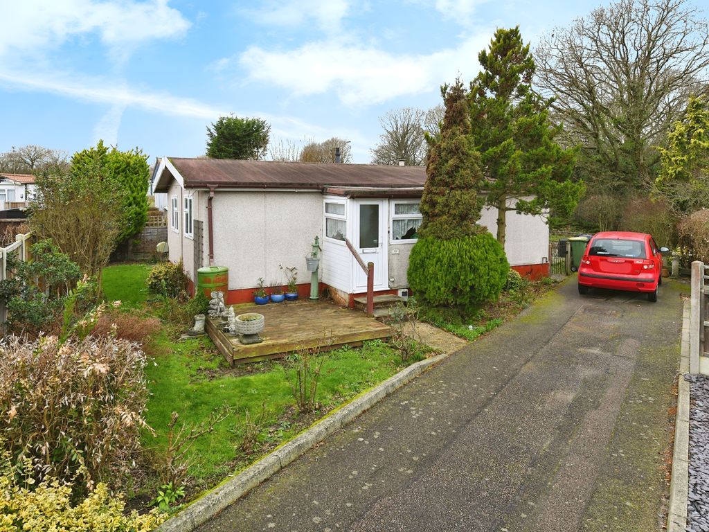 3 bed property for sale in Hockley Park, Lower Road, Hockley, Essex SS5, £225,000