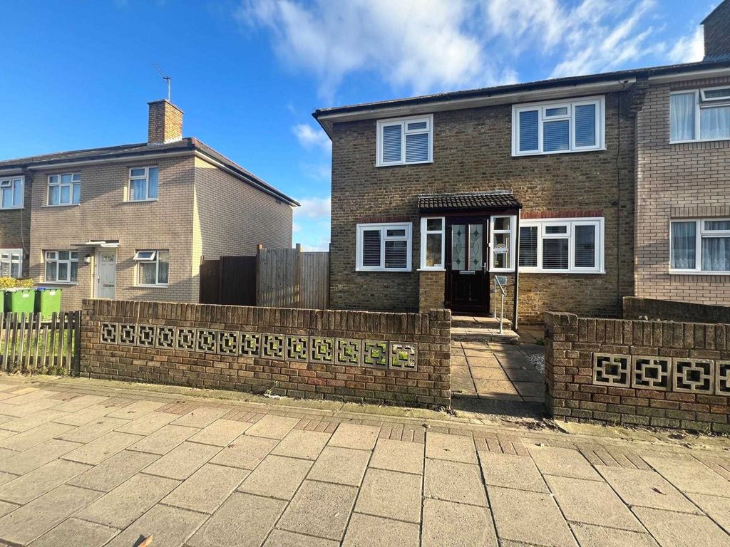 3 bed property for sale in Bexley Road, Erith DA8, £430,000