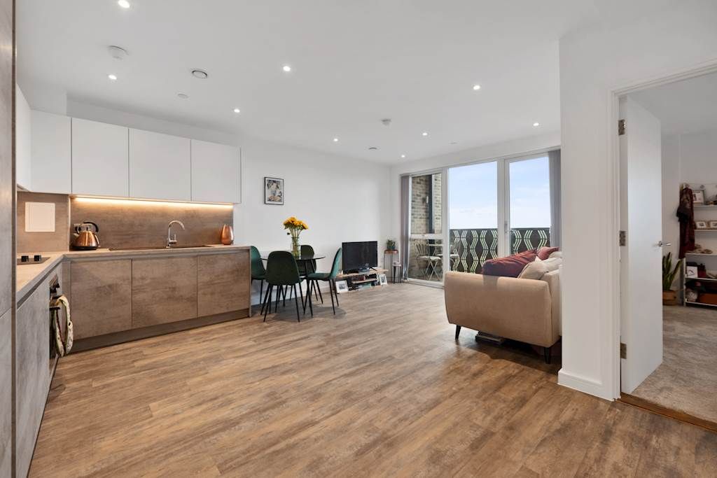 1 bed flat to rent in Drydock Square, Barking IG11, £1,650 pcm