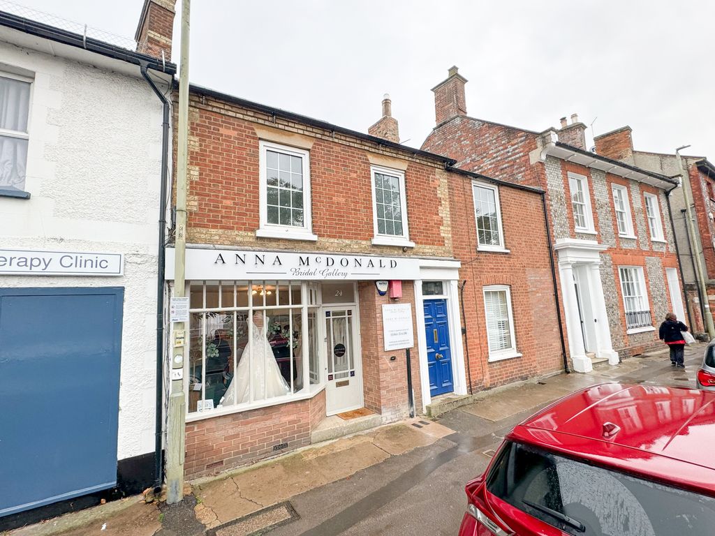 5 bed property for sale in High Street, Centre Of Thame, Oxfordshire, Oxfordshire OX9, £850,000