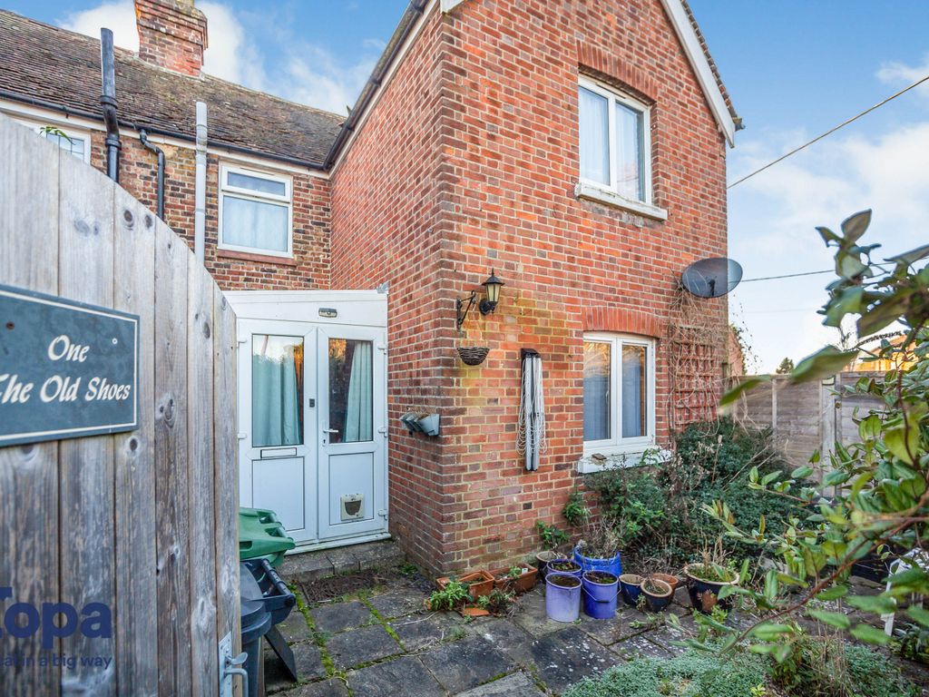 2 bed cottage for sale in Warmlake Business Estate, Maidstone Road, Sutton Valence, Maidstone ME17, £325,000