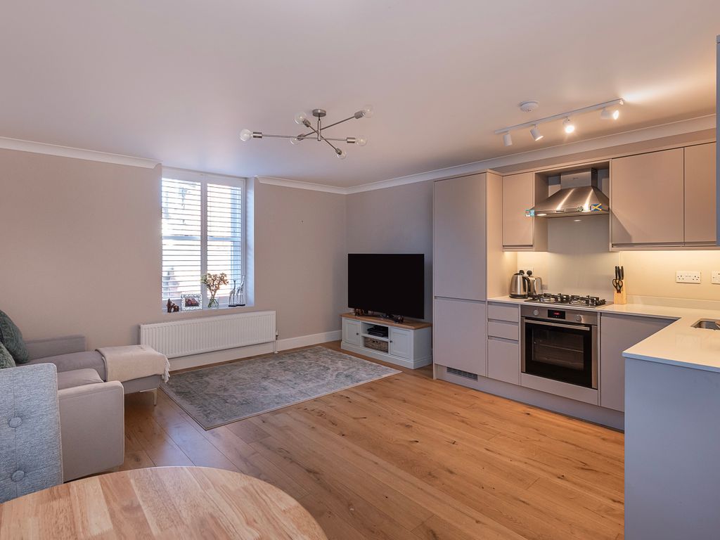 1 bed flat for sale in Chequer Street, St. Albans, Hertfordshire AL1, £325,000