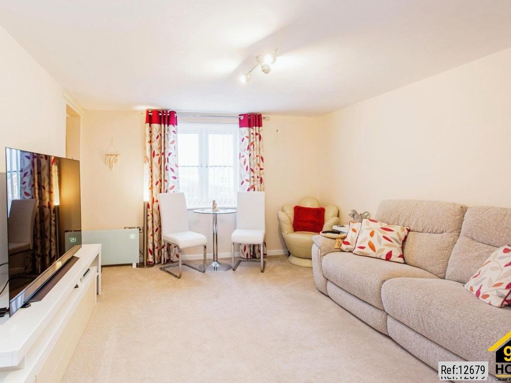 2 bed flat for sale in Collier Way, Southend-On-Sea, Essex SS1, £105,000