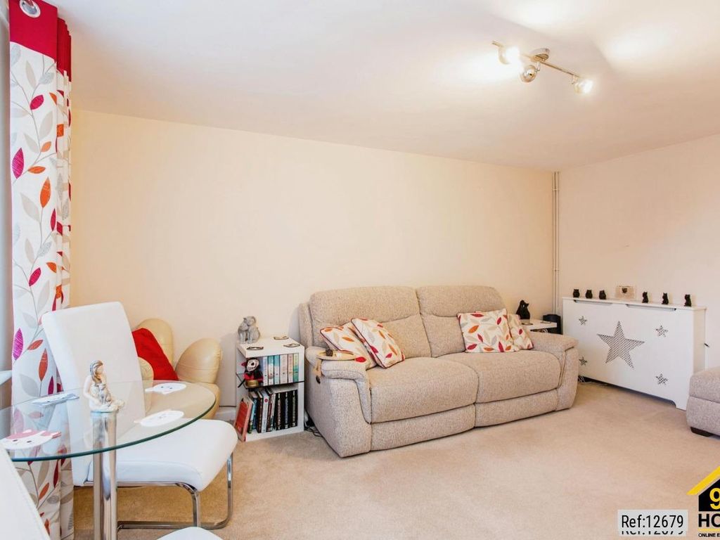 2 bed flat for sale in Collier Way, Southend-On-Sea, Essex SS1, £105,000