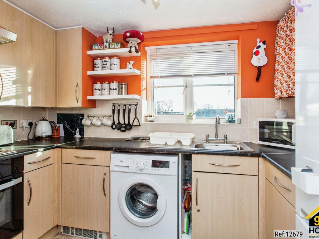 2 bed flat for sale in Collier Way, Southend-On-Sea, Essex SS1, £105,000