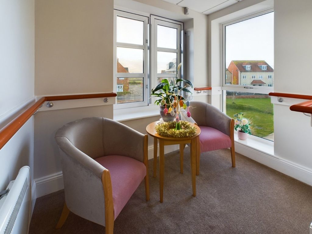 2 bed flat for sale in Moorhen Road, Yatton, Bristol BS49, £185,000