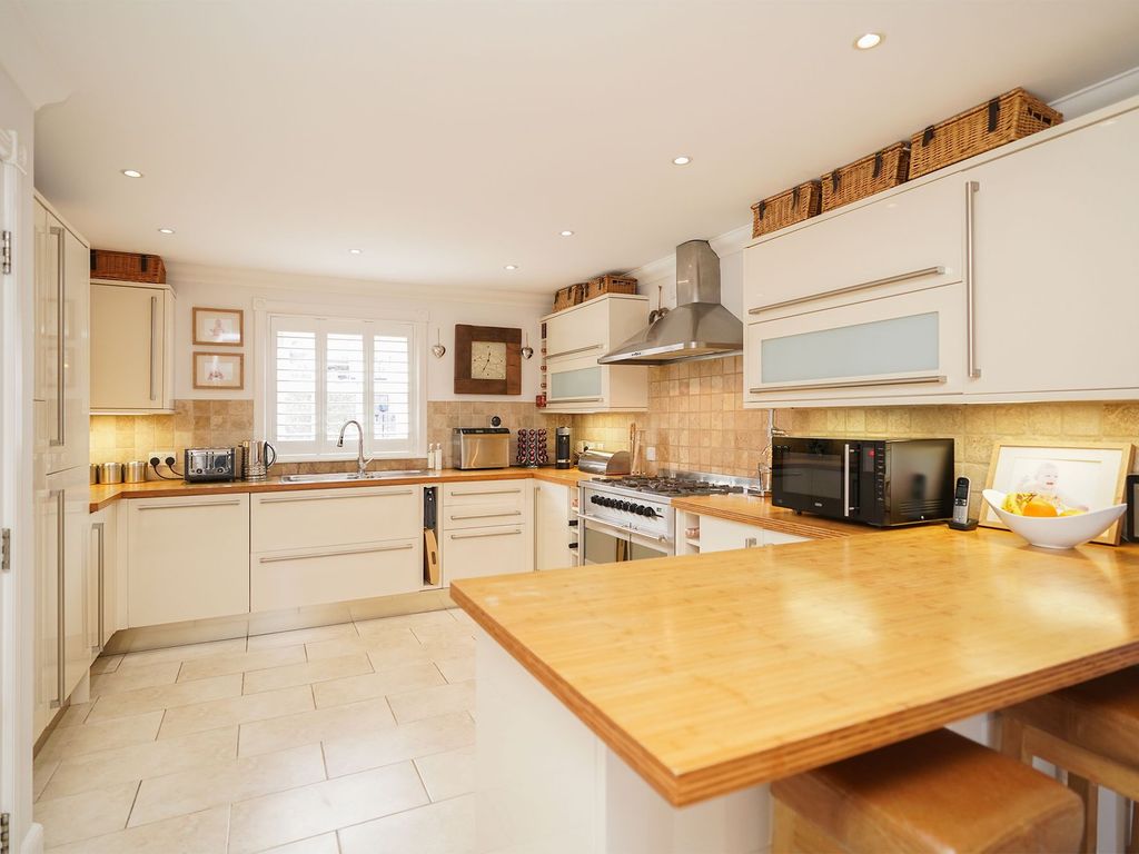 5 bed detached house for sale in Aston Forge Court, Aston S26, £499,950