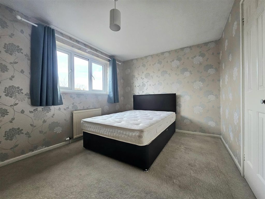 5 bed property to rent in Pasture Close, Skelton, York YO30, £1,995 pcm