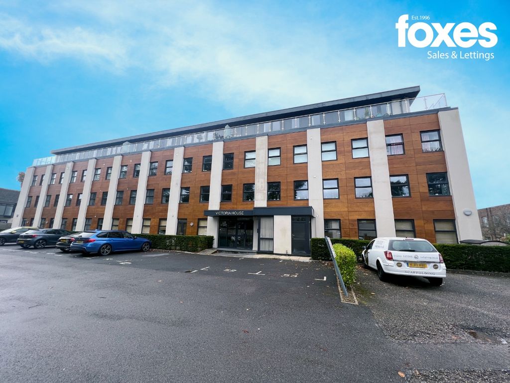 2 bed flat to rent in Victoria House, Princes Road, Ferndown BH22, £1,100 pcm