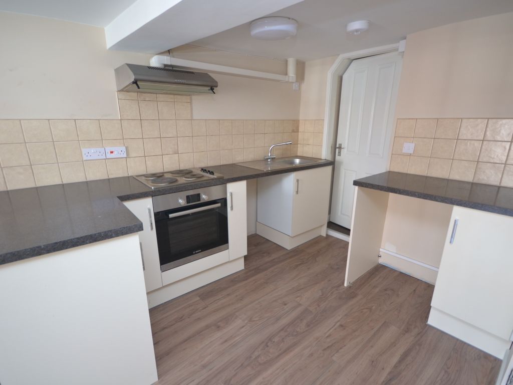 1 bed flat to rent in High Street, Market Drayton TF9, £450 pcm