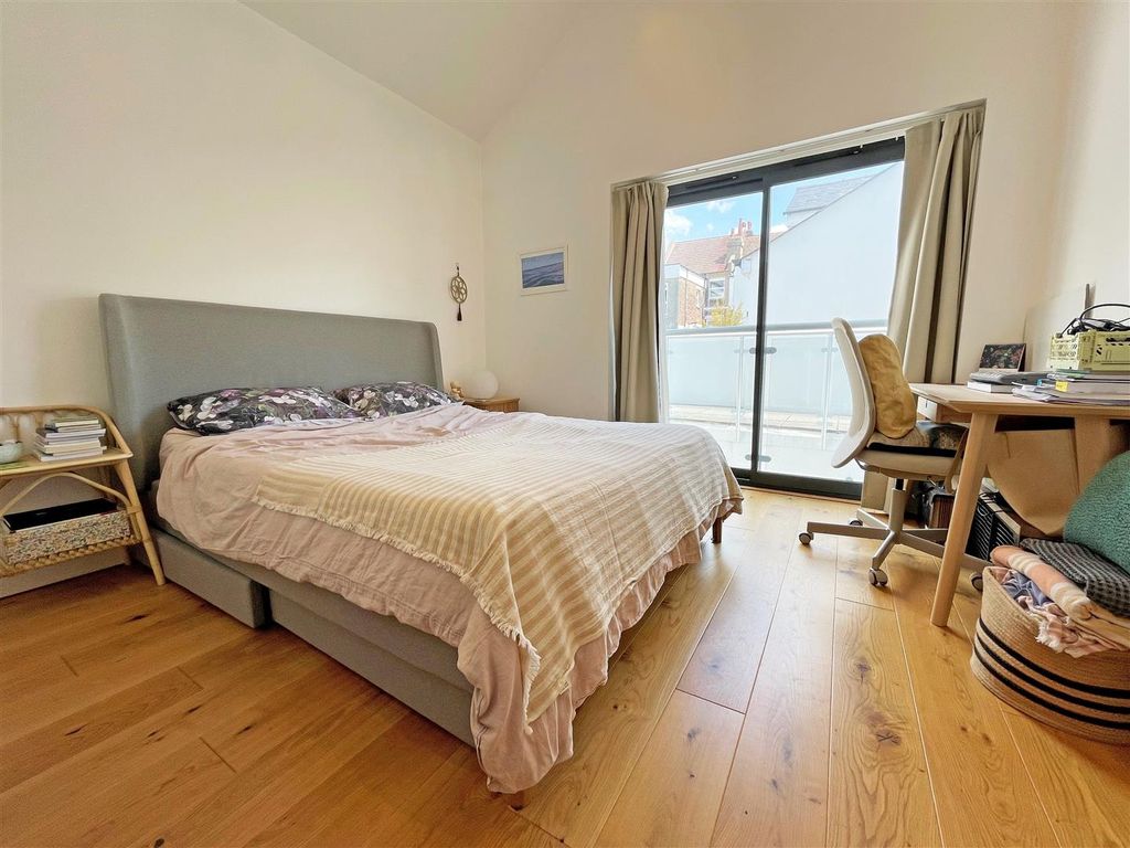 2 bed semi-detached house for sale in Hayloft Mews, Brighton BN1, £575,000