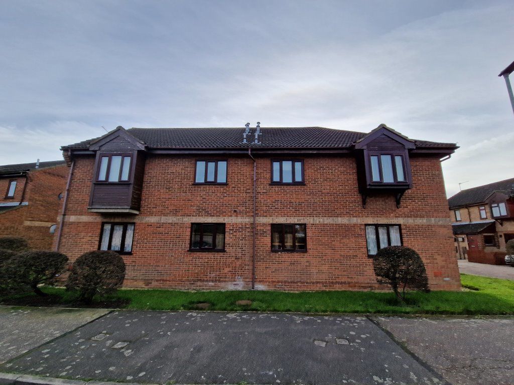 1 bed flat to rent in Meadowvale Gardens, King