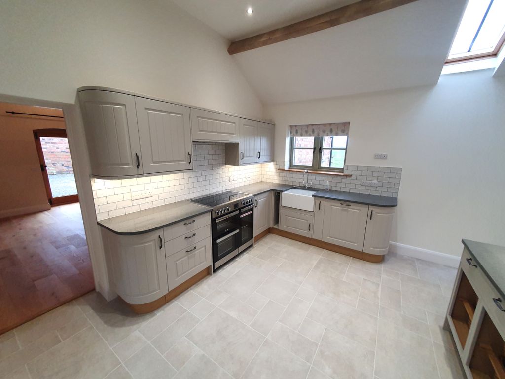2 bed barn conversion to rent in Little Bolas, Telford TF6, £950 pcm
