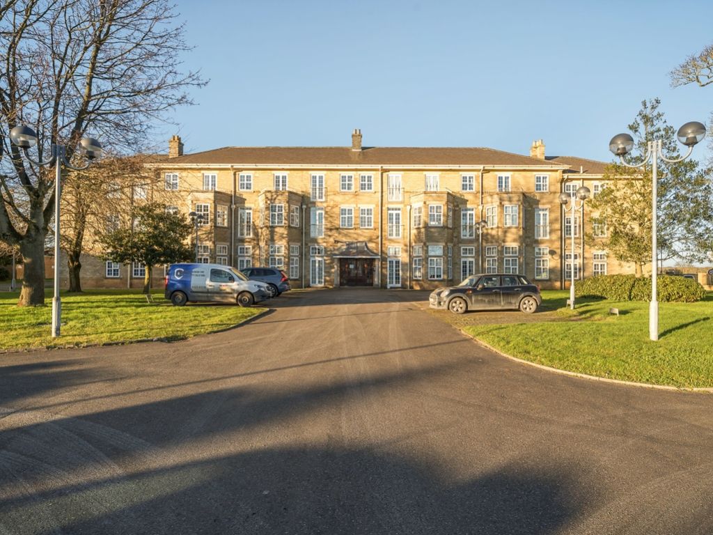 1 bed flat for sale in Cathedral Heights, Chichester Road, Bracebridge Heath LN4, £160,000