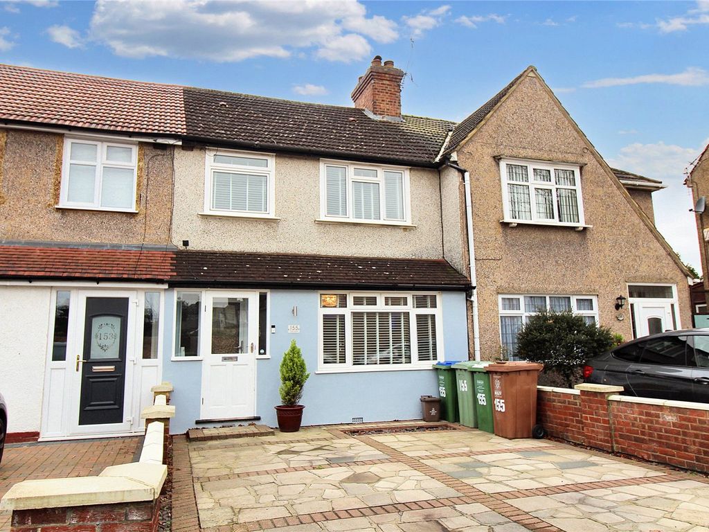 3 bed terraced house for sale in Glenview, London SE2, £450,000