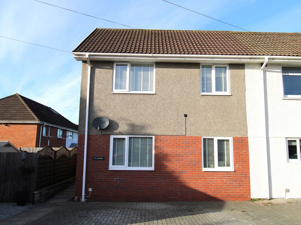 2 bed end terrace house for sale in Heol Maendy, Sarn, Bridgend. CF32, £169,995