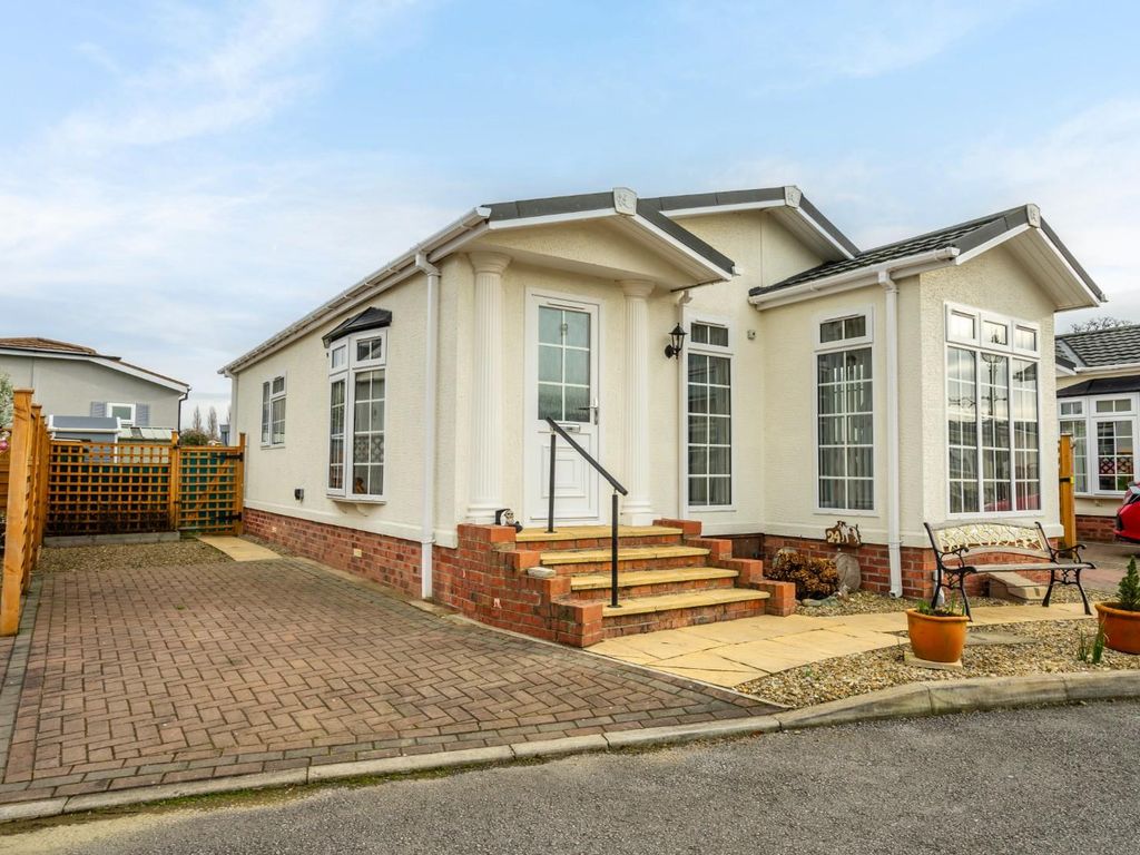 2 bed detached bungalow for sale in Swanlow Drive, Acaster Malbis, York YO23, £175,000