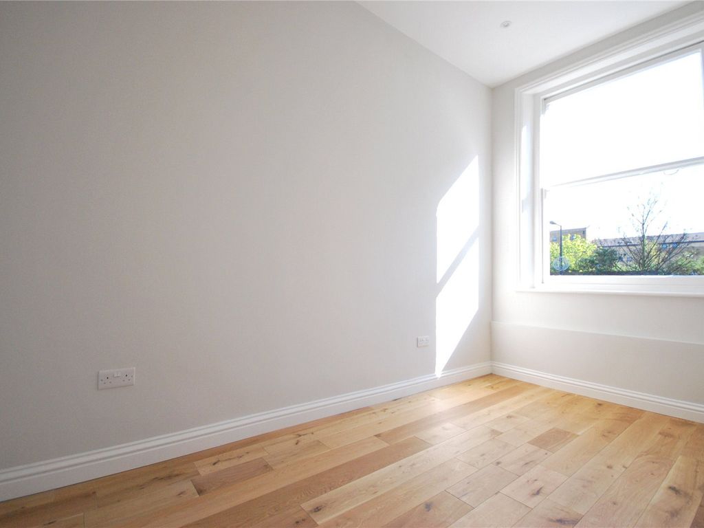 1 bed flat to rent in Chalk Farm Road, Chalk Farm NW1, £1,820 pcm