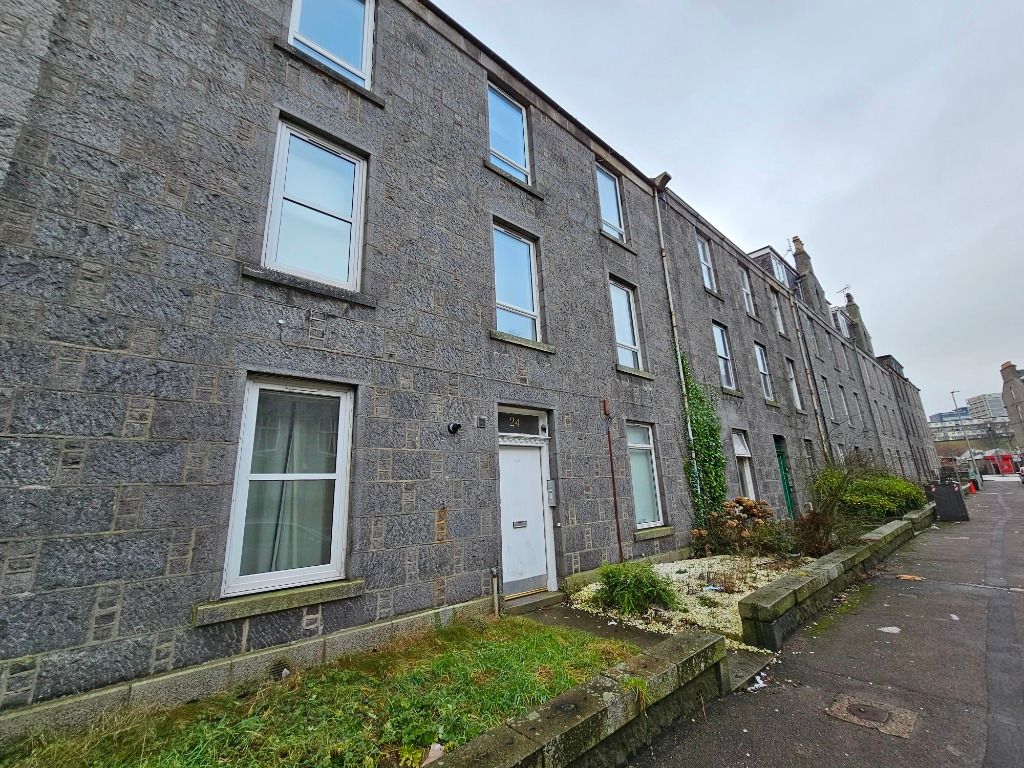 1 bed flat to rent in Summerfield Terrace, City Centre, Aberdeen AB24, £560 pcm