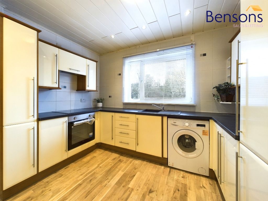 2 bed flat to rent in West Mains Road, East Kilbride, South Lanarkshire G74, £750 pcm