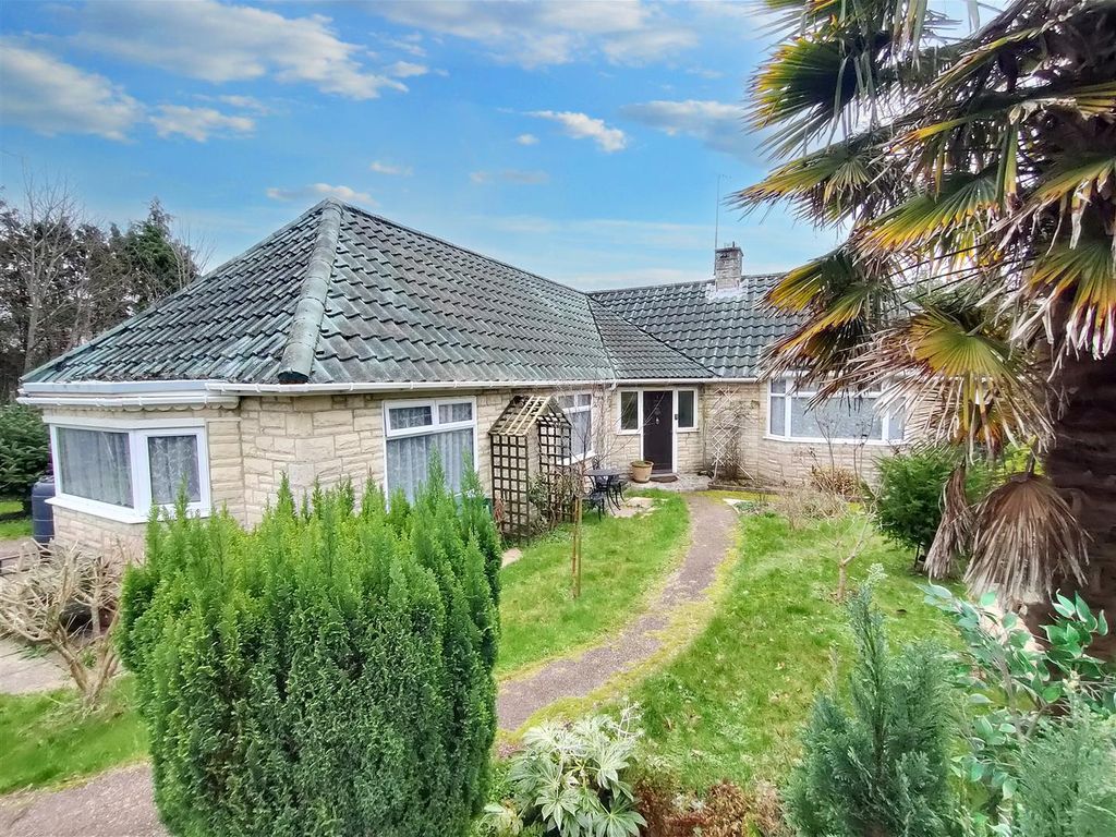 3 bed detached bungalow for sale in Hardy Road, Bridport DT6, £550,000