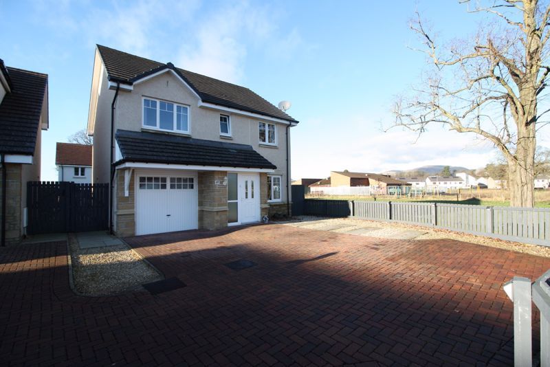 4 bed detached house for sale in Tern Crescent, Alloa FK10, £264,000