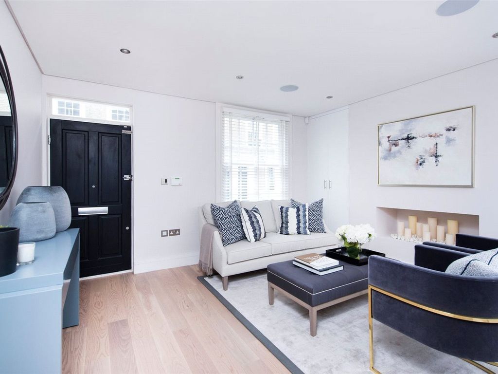 3 bed terraced house to rent in First Street, Chelsea, London SW3, £9,642 pcm