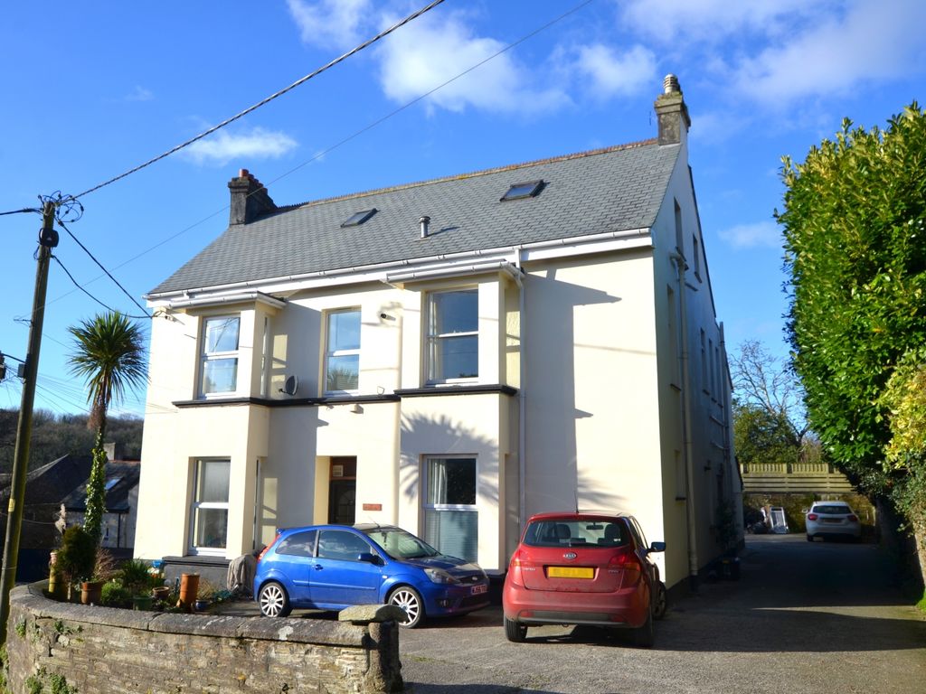 2 bed flat for sale in 14 Castle Street, Bodmin, Cornwall PL31, £125,000
