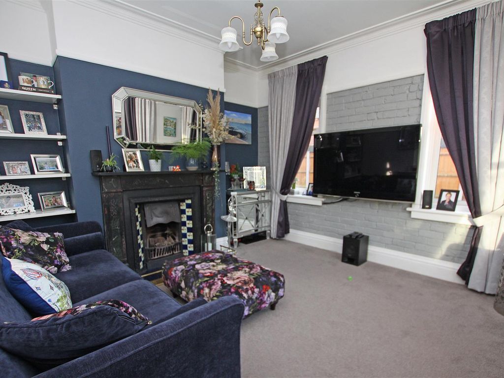 4 bed detached house for sale in Beswick Avenue, Bournemouth BH10, £425,000