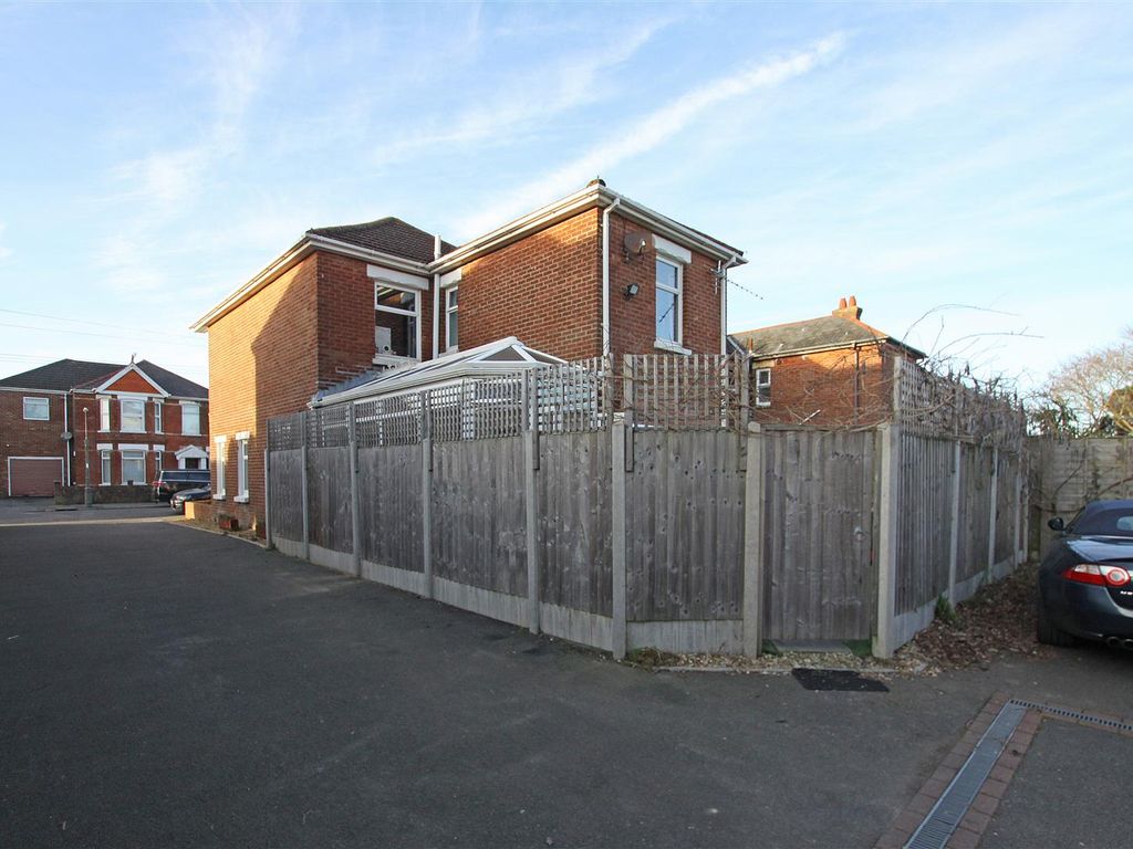 4 bed detached house for sale in Beswick Avenue, Bournemouth BH10, £425,000