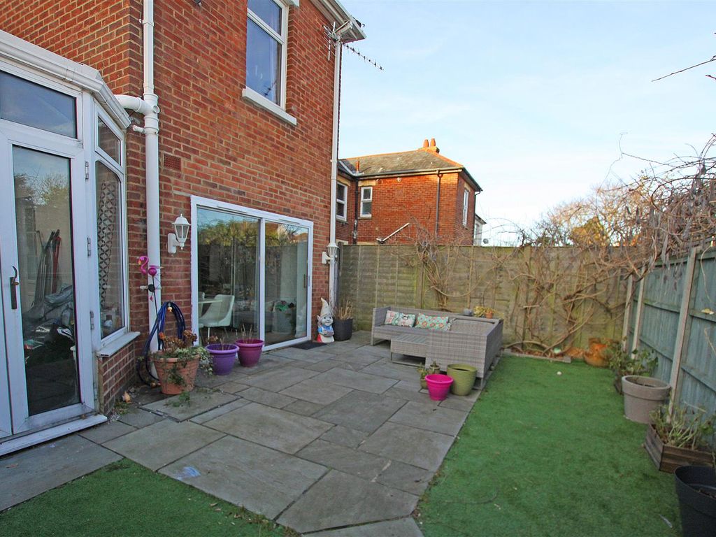 4 bed detached house for sale in Beswick Avenue, Bournemouth BH10, £425,000