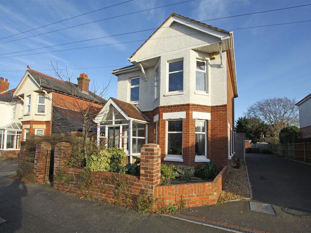 4 bed detached house for sale in Beswick Avenue, Bournemouth BH10, £425,000