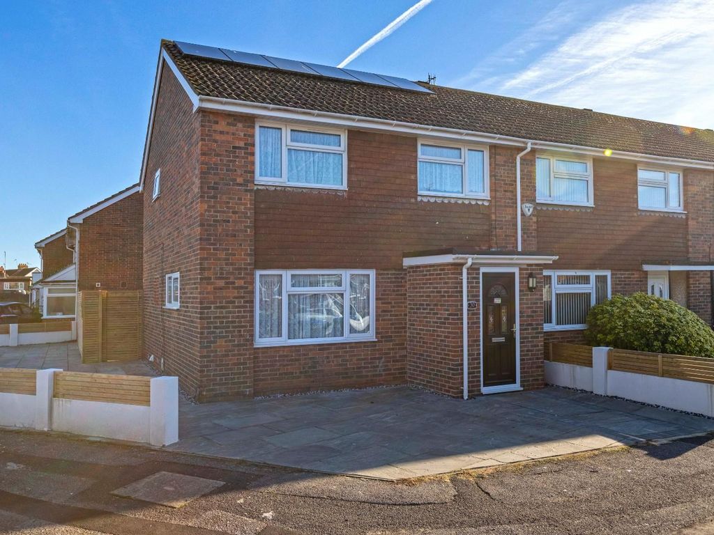 4 bed property for sale in Bushby Close, Sompting, Lancing BN15, £375,000
