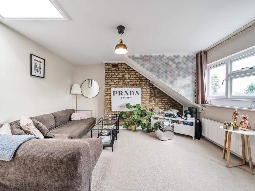 1 bed flat for sale in Parkhill Road, London NW3, £525,000